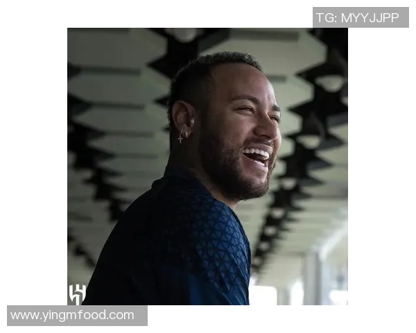 足球明星佩戴名表的时尚风采与场上表现的完美结合 足球明星佩戴名表的时尚风采与场上表现的完美结合