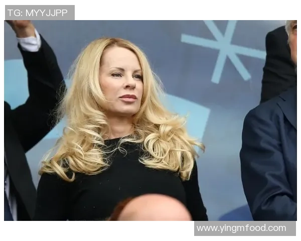 足球明星未婚妻的生活揭秘她们如何支持爱人的职业生涯与个人成长 足球明星未婚妻的生活揭秘她们如何支持爱人的职业生涯与个人成长