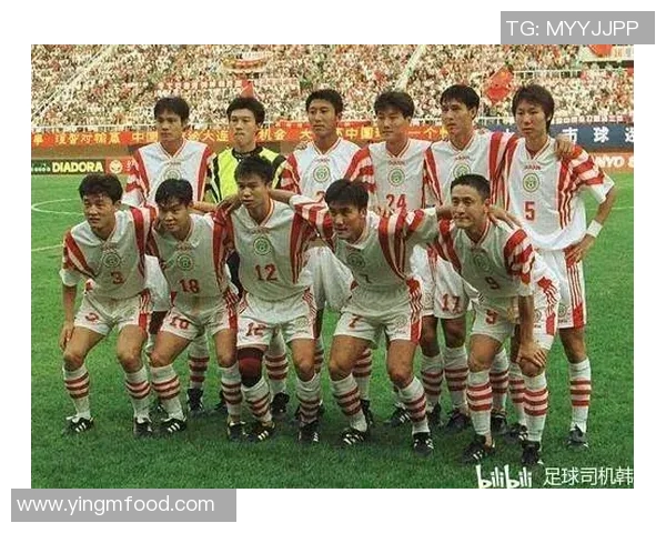 英国街头足球明星的传奇故事与他们的成长之路揭秘