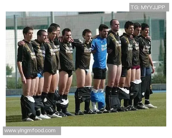 足球明星是否会在比赛中穿纸尿裤的真相揭秘与背后原因分析 足球明星是否会在比赛中穿纸尿裤的真相揭秘与背后原因分析