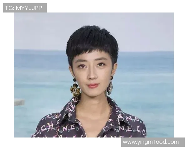 足球明星超短发女展现个性魅力与运动风范引领时尚潮流 足球明星超短发女展现个性魅力与运动风范引领时尚潮流